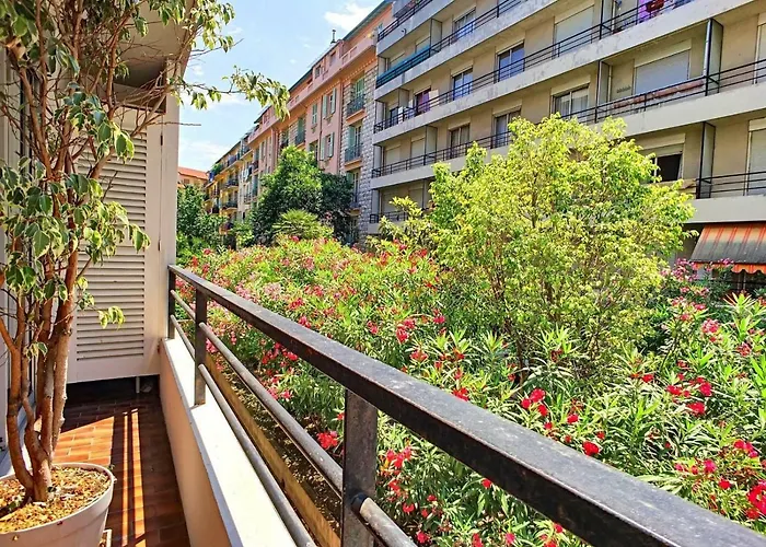 Nestor&jeeves - Debussy Terrasse - - By Shopping Area Nice