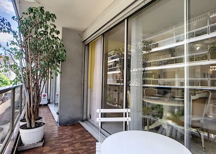 Nestor&jeeves - Debussy Terrasse - - By Shopping Area *